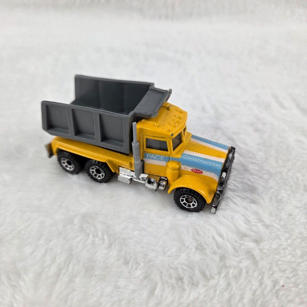 Vintage 1981 Matchbox Peterbilt Dump Truck Pace Construction Rare Original